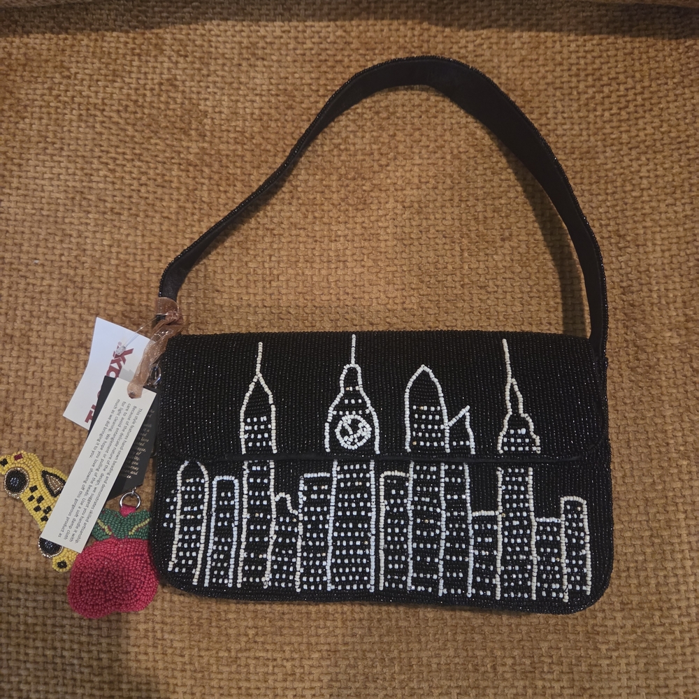 Viral New York skyline Beaded Cityscape Shoulder bag with charms. NWT